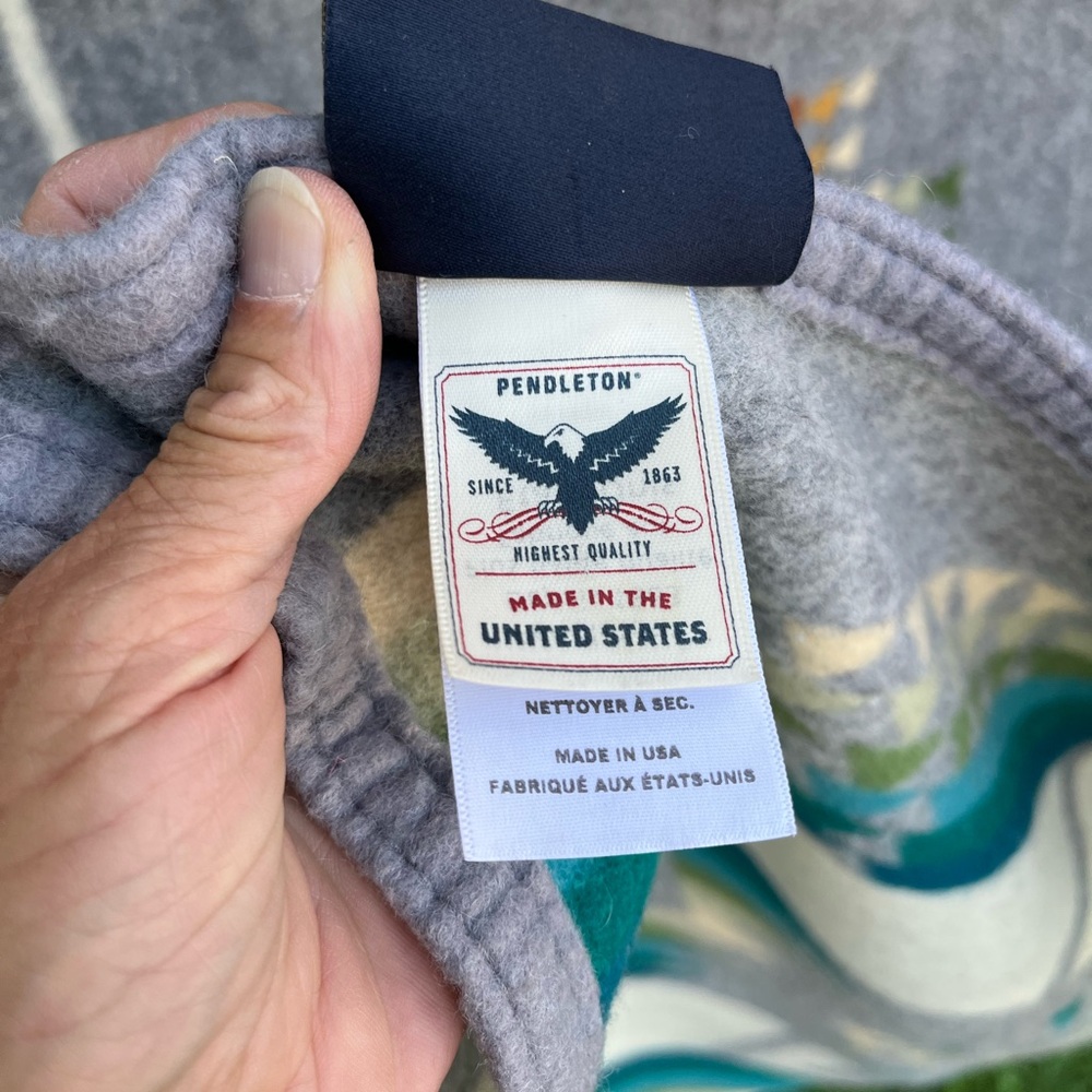 Pendleton wool blend blanket-small flaw - Picture 5 of 10